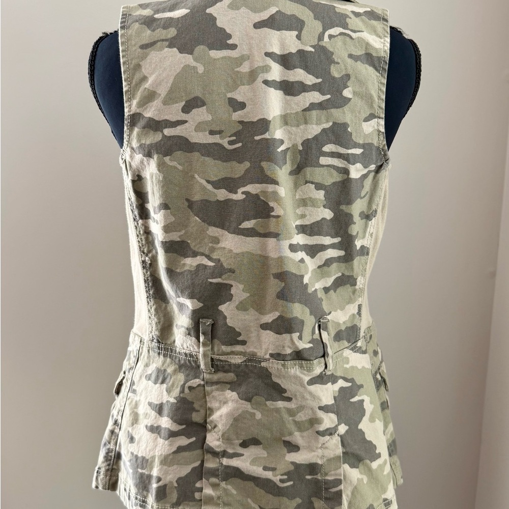 G.I.L.I. Camouflage Sleeveless Utility Vest in Olive & Khaki - Picture 4 of 6